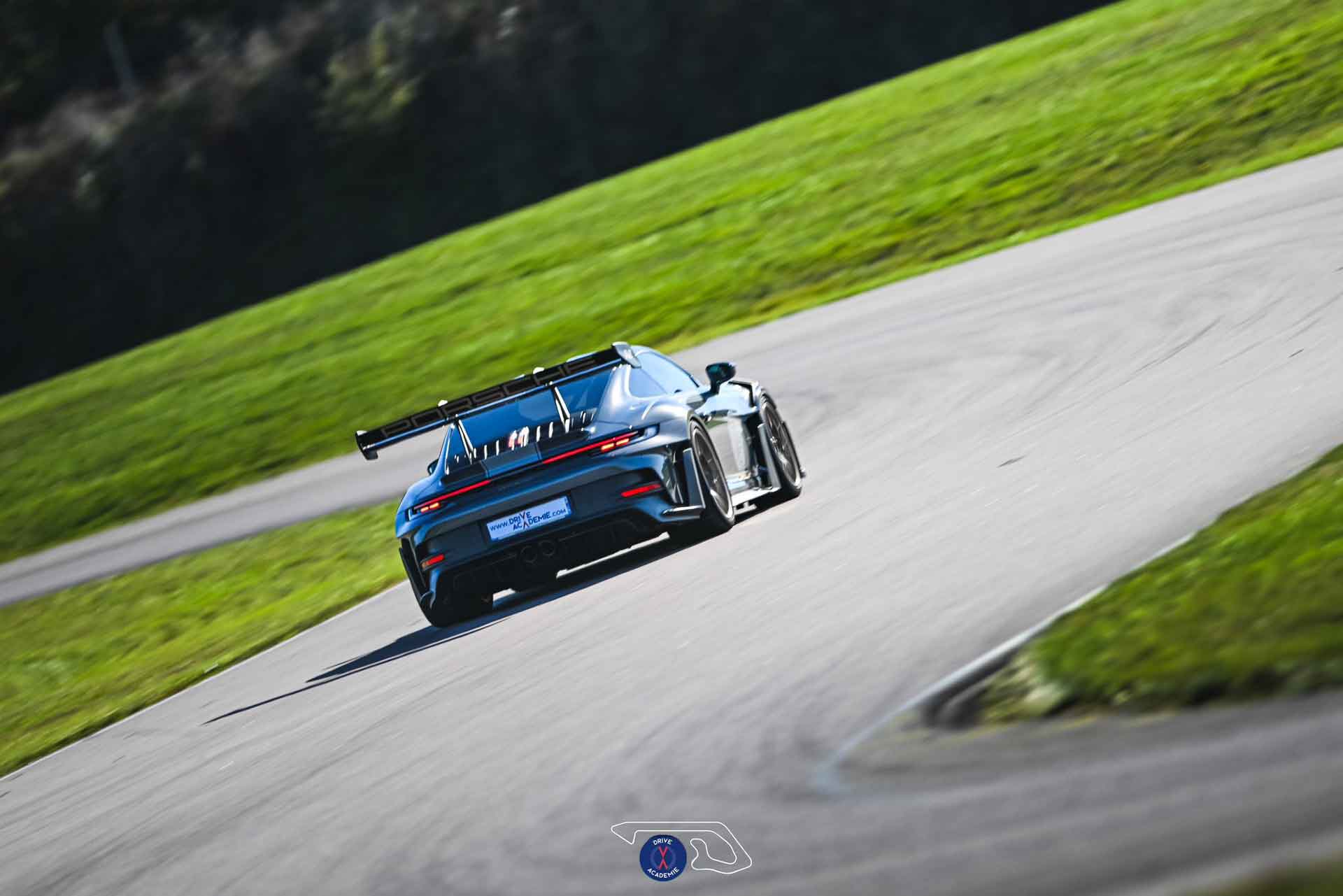 Porsche sur le circuit de Mirecourt